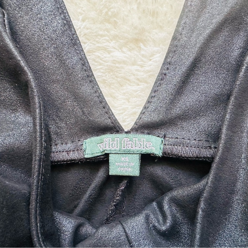 Wild Fable Black Sleeveless V-Neck Sheath Mini Dress - Picture 5 of 7